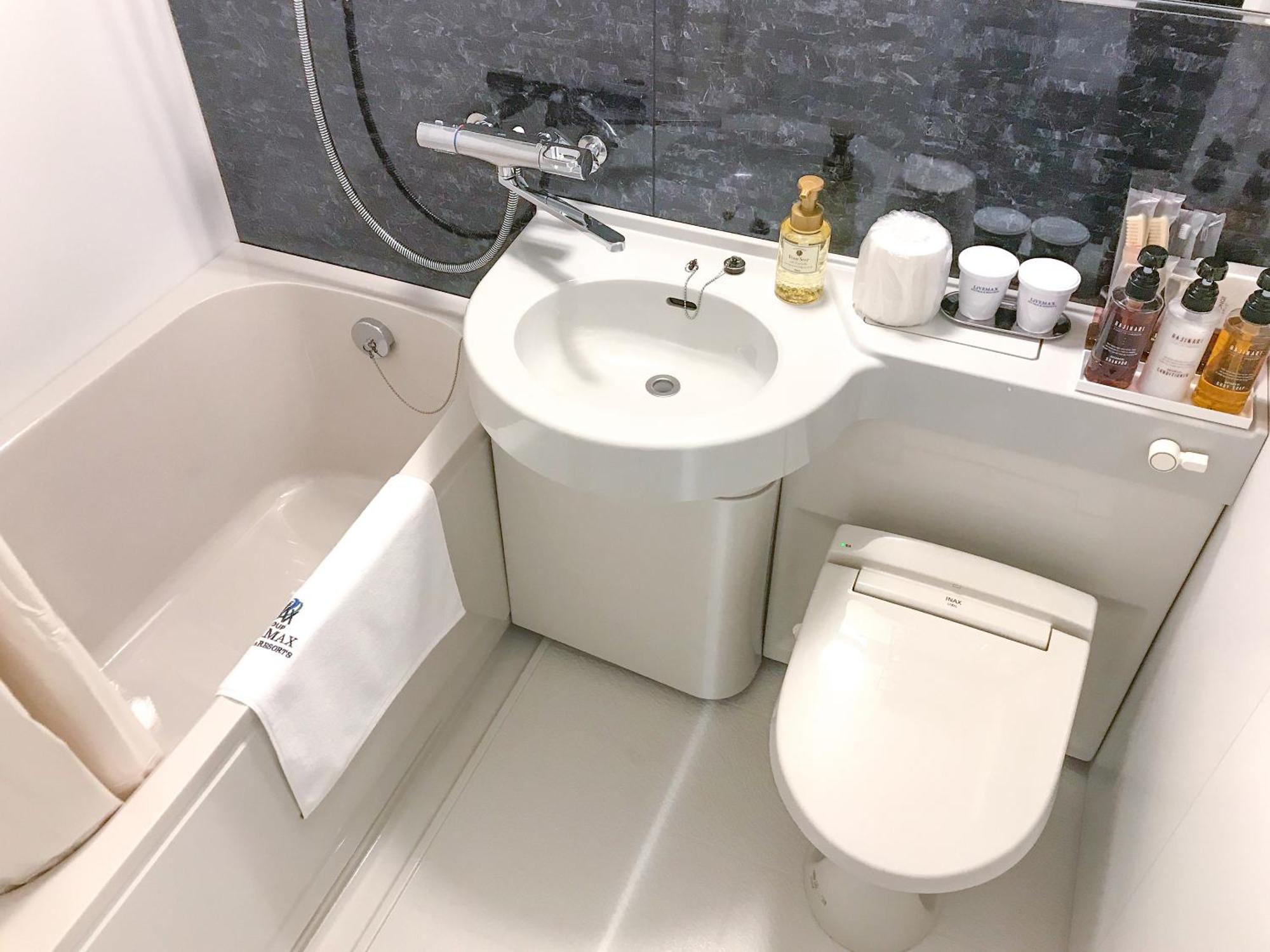 Hotel Livemax Budget Iyo Mishima Shikokuchuo Екстер'єр фото