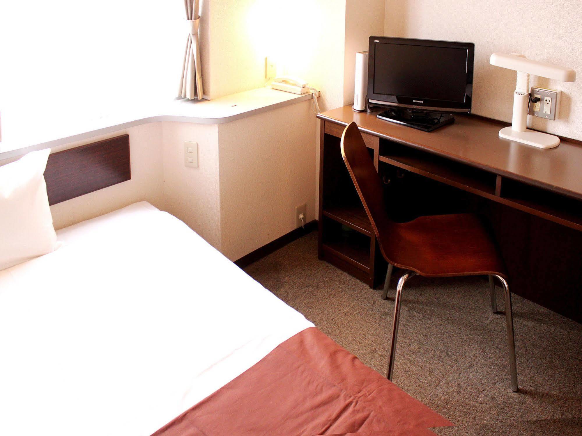 Hotel Livemax Budget Iyo Mishima Shikokuchuo Екстер'єр фото