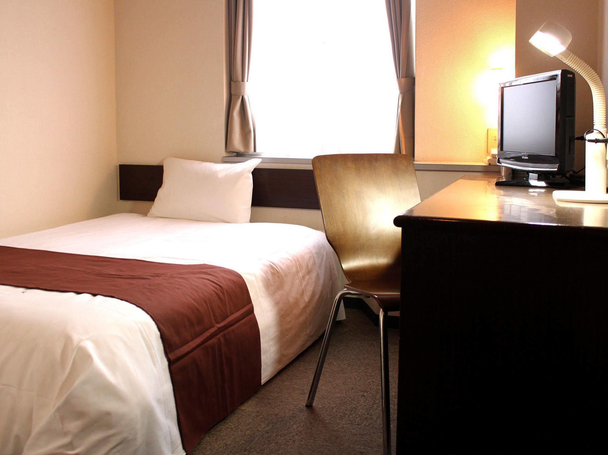 Hotel Livemax Budget Iyo Mishima Shikokuchuo Екстер'єр фото
